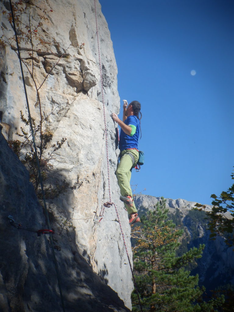 ESCALADA LOS MESES